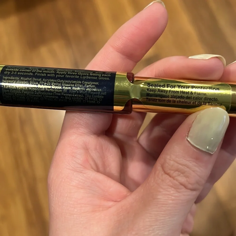 NWT Sealed SeneGence Lipsense in Plum